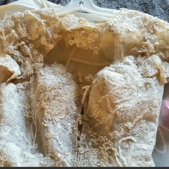 Oleg Cassini Wedding Dress with Pockets!